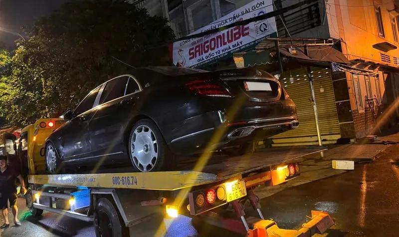 dịch vụ cứu hộ ô tô ngập nước